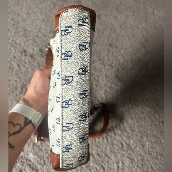 Dooney & Bourke Cream and Brown Crossbody Bag - Picture 3 of 8